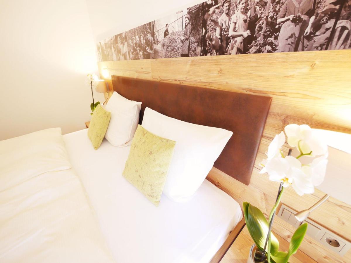 Kreuz-Post Hotel-Restaurant-Spa Vogtsburg Exteriör bild
