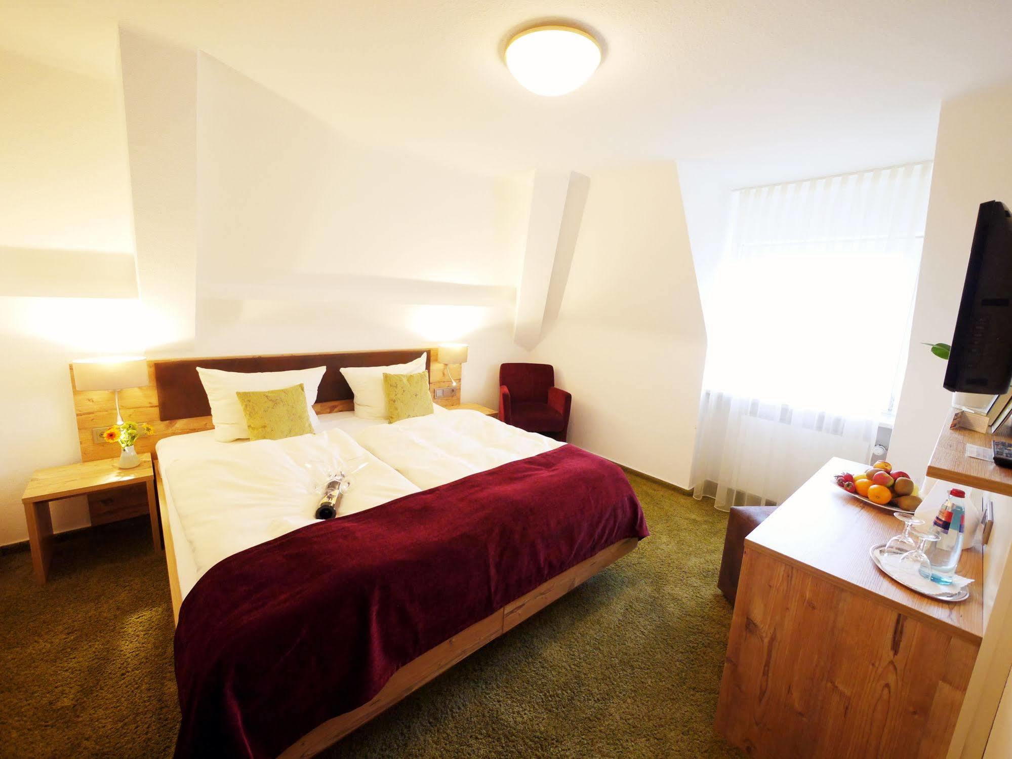 Kreuz-Post Hotel-Restaurant-Spa Vogtsburg Exteriör bild